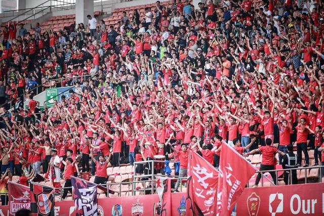 中国三人男篮不敌卫冕冠军 张宁6分4篮板