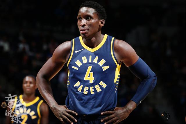 滕哈格回曼彻斯特与妻子晚餐 经纪人团队成员在场