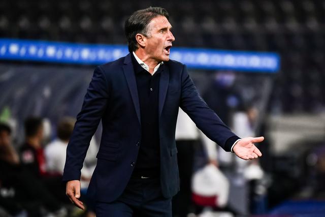 王哲林22分上海胜新疆 程帅澎25分浙江胜宁波